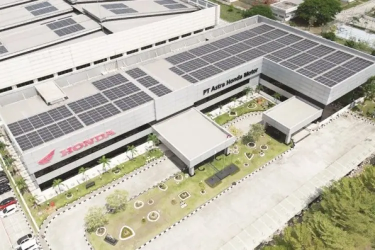 Dukung EBT, AHM Pasang Panel Surya 8.760 kWp di Atap Pabrik Otomotifnya