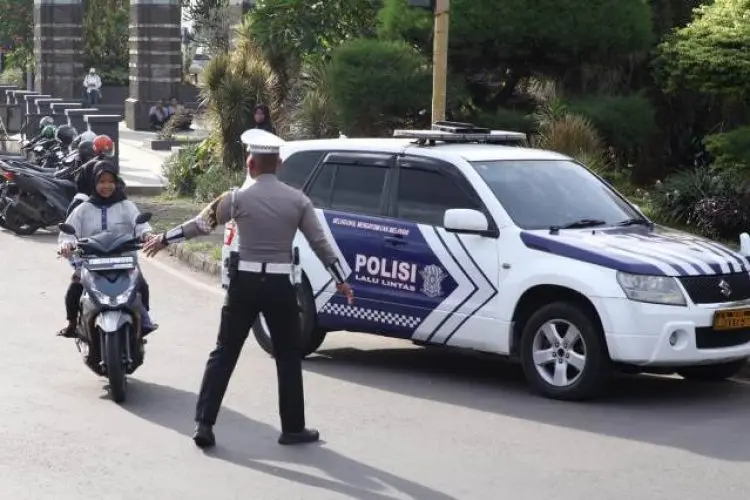 Ada-ada Saja... Puluhan Pelanggar Aturan Lalu Lintas di Bogor Disanksi Membaca Ikrar Sumpah Pemuda