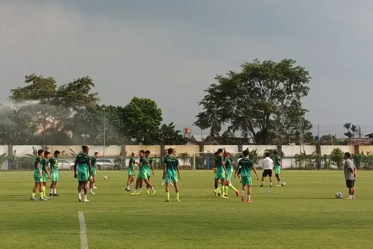 Persib  Bandung Mulai Latihan Perdana Tanpa Sosok Luis Milla