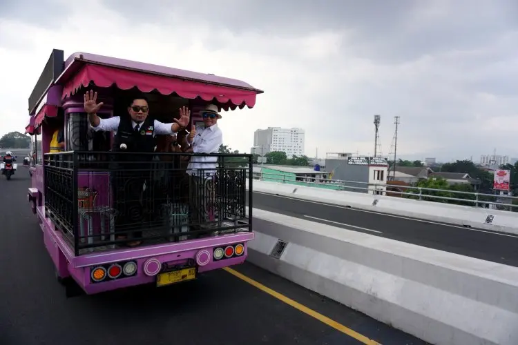 Foto: Ridwan Kamil Resmikan Fungsionalisasi Flyover Kopo Area