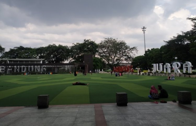 Taman Alun-alun Kota Bandung Masih Ditutup untuk Umum