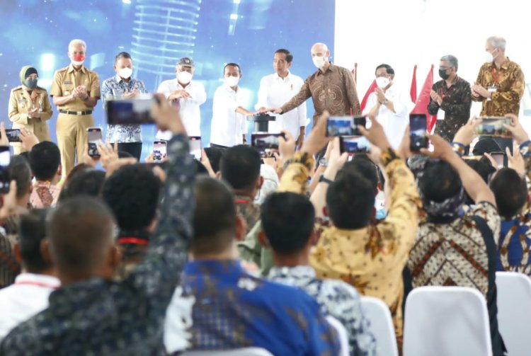 Dampingi Jokowi Groundbreaking Pabrik Wavin, Ganjar: Ini Bukti Kepercayaan Investor dan Trigger Bagi Daerah