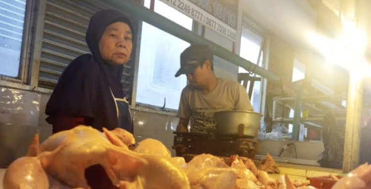 Keluhkan Maraknya Pedagang Ayam Potong Liar, Pedagang Pasar Atas Baru Cimahi Alami Penurunan Omset