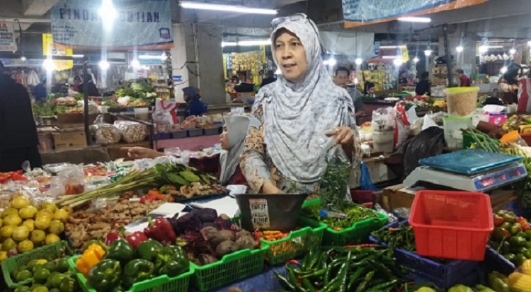 Jokowi ke Pasar Kosambi, Repot Sekarang Pak, Harga-harga Terus Naik