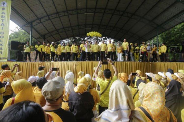 HUT ke 58 Partai Golkar, Ribuan Orang di Kota Bogor Ikuti Jalan Sehat Berhadiah Mobil