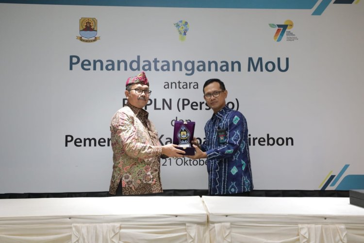 Sinergi, Pemkab Cirebon Tanda Tangan MoU dengan PT PLN