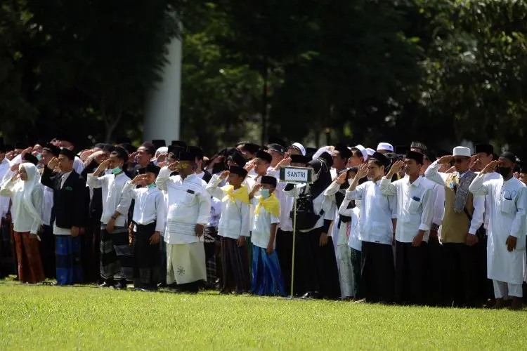 FOTO: Apel Peringatan Hari Santri di Jabar