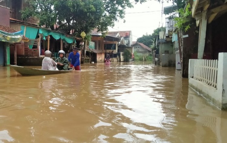 Banjir Luapan Sungai Citarum Rendam Ribuan Rumah di Dayeuhkolot, Baleendah, dan Bojongsoang Kabupaten Bandung