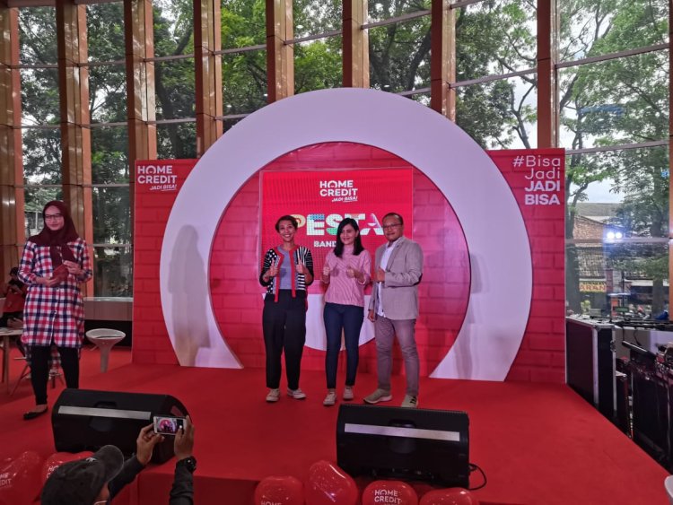 Home Credit Gelar PESTA di Bandung, Berbagai Promo Menarik Ditawarkan