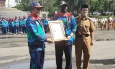 Bupati Tasikmalaya Terima Penghargaan Desa Berkembang Maju dan Mandiri