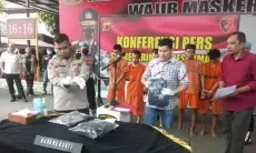 Satreskrim Polres Cimahi Ringkus Pelaku Pengeroyokan di Kebon Kopi Cibeureum, Eee.. Angggota Kelompok Berandalan Bermotor 