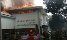Cari Fakta Penyebab Kebakaran, Puslabfor Polri Olah TKP Lagi Gedung Bappelitbang Balai Kota Bandung