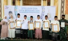 Bikin Kaligrafi Sepanjang 790 Meter, Ratusan Santri di KBB Pecahkan Rekor Muri 