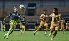 Tak Paksakan Diri ke Stadion GBLA saat Menjamu FC Bekasi City, Hamka Hamzah Angkat Topi kepada Bobotoh Persib