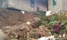 Nahas, Warga Pasirjambu Tewas Setelah Benteng Ambrol di Belakang Rumahnya