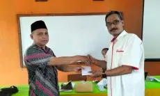 Dukung Program Kemanusiaan PGRI, SMPN 1 Cipongkor Serahkan Bantuan untuk Korban Gempa Bumi di Kabupaten Cianjur 