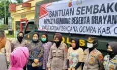 Polwan Polresta Bandung Berikan Trauma Healing Bagi Anak Korban Gempa Cianjur