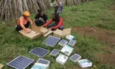 JQR dan Komunitas Solar Generation Bangun Energi Terbarukan di Pengungsian Gempa Cianjur