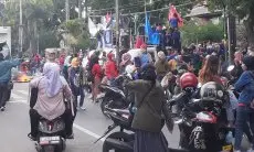 UMK Hanya Naik Rp142 Ribu, Ratusan Buruh di Kabupaten Garut Kembali Turun ke Jalan