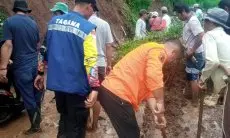 Sempat Ditutup Akibat Longsor, Jalan Penghubung Padalarang-Cisarua Sudah Bisa Dilewati Kendaraan