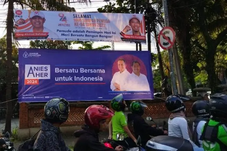 Spanduk Dukungan Anies-Aher 2024 Bertebaran di Sudut-sudut Kota Bandung