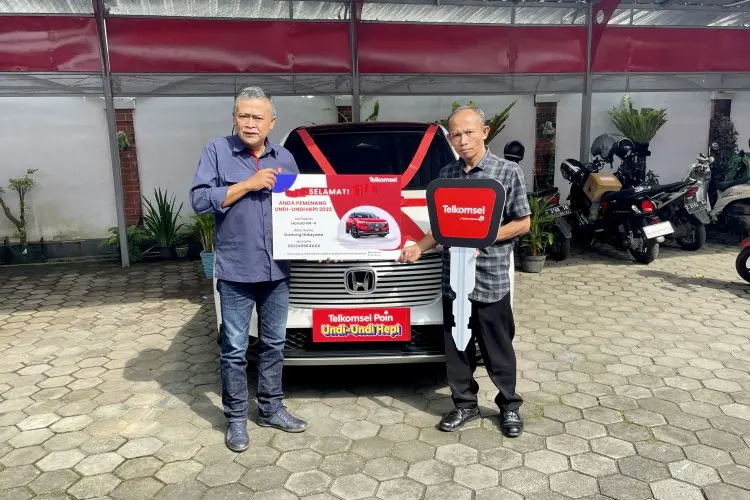 Pekerja Pabrik di Tasikmalaya Menangkan Hadiah Mobil Honda HR-V