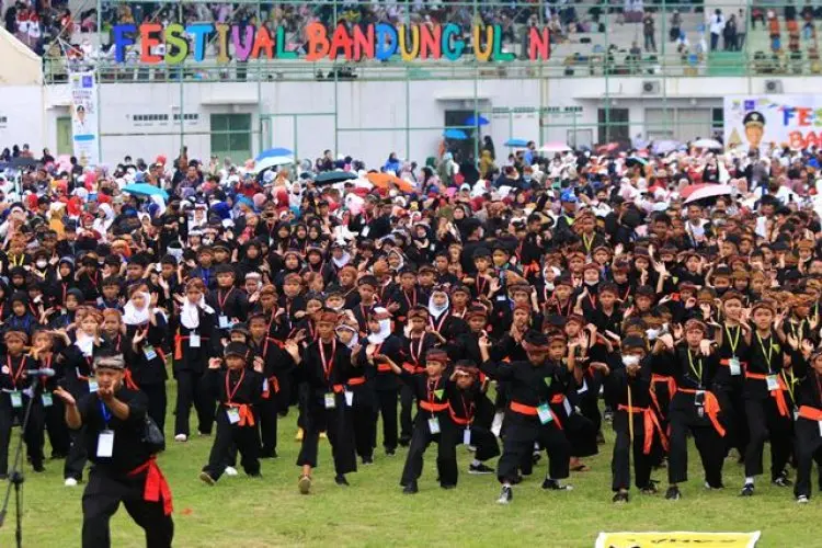 FOTO: Ribuan Anak Ikuti Festival Bandung Ulin