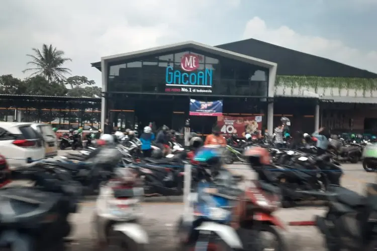 Dedie Akan Tindak Tegas Tempat Usaha Yang Tidak Berizin   .