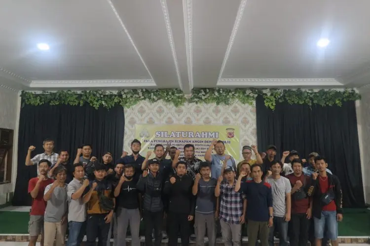 Polri Terus Lakukan Pembinaan Kepada Perajin Senapan Angin di Cipacing Sumedang