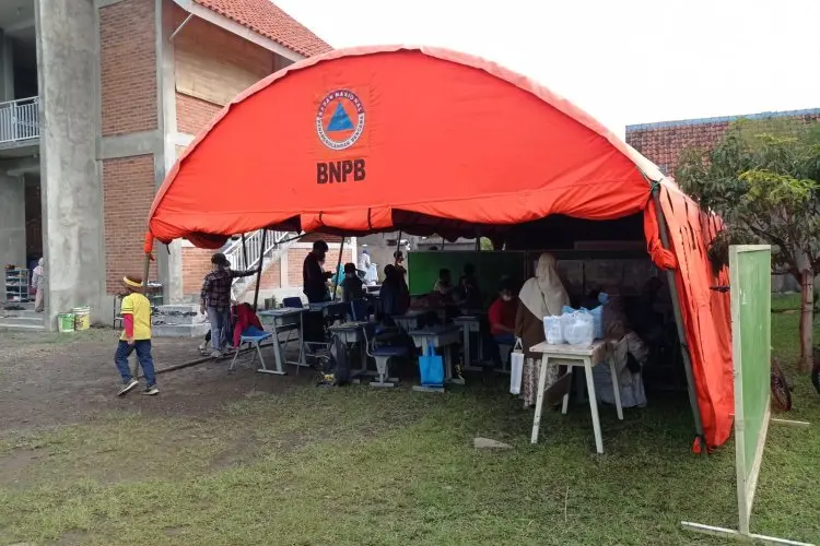 Siswa Sekolah Alam Gaharu Baleendah Terpaksa Belajar di Tenda Darurat