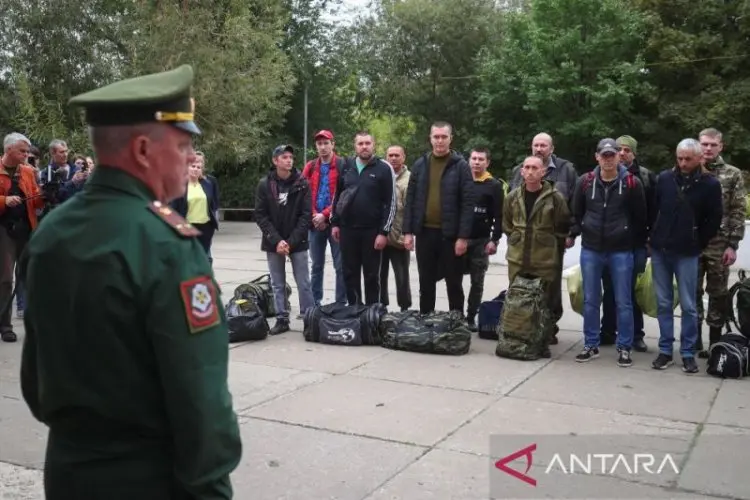 Rusia Selipkan Latihan Militer Dasar ke Kurikulum Sekolah