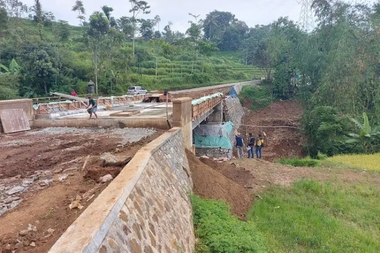 Jembatan Tazim Retak, Ini Langkah Yang Diambil PUTR KBB