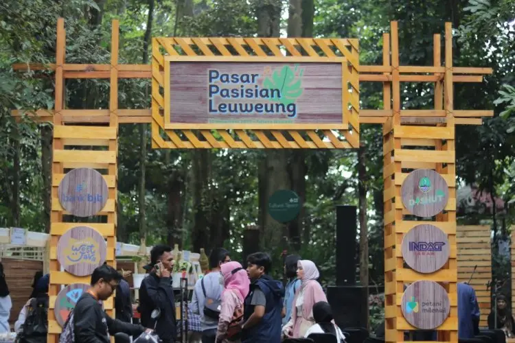 Majukan Petani Lokal, bank bjb Dukung Gelaran Pasar Pasisian Leuweung