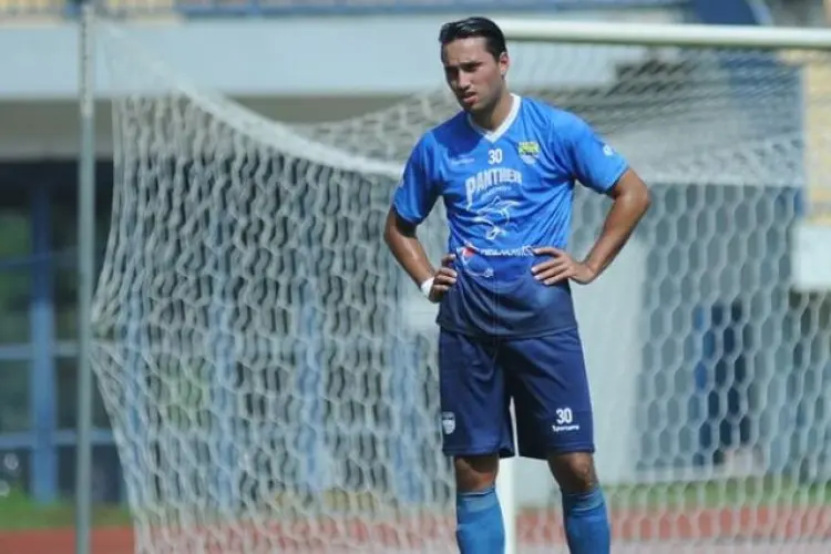 Pulih dari Cedera, Ezra Walian Senang Bisa Kembali Latihan Bersama Persib