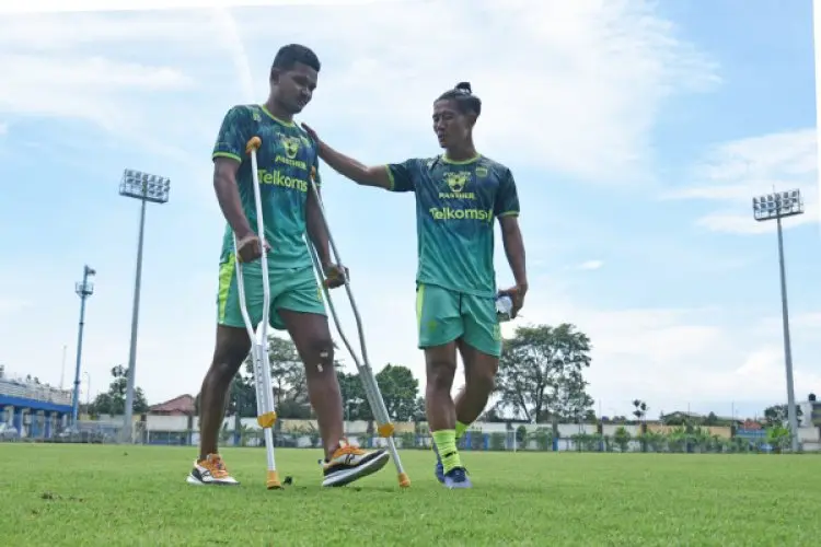 Ini Kondisi Terbaru David Rumakiek Pasca Operasi ACL