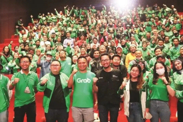 Ratusan Mitra Grab Bandung Nonton Bareng di Bioskop