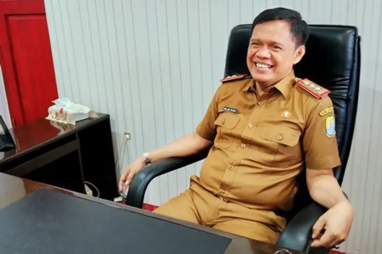 Limbah Medis Dibuang Sembarangan di Sungai Cipager Cirebon