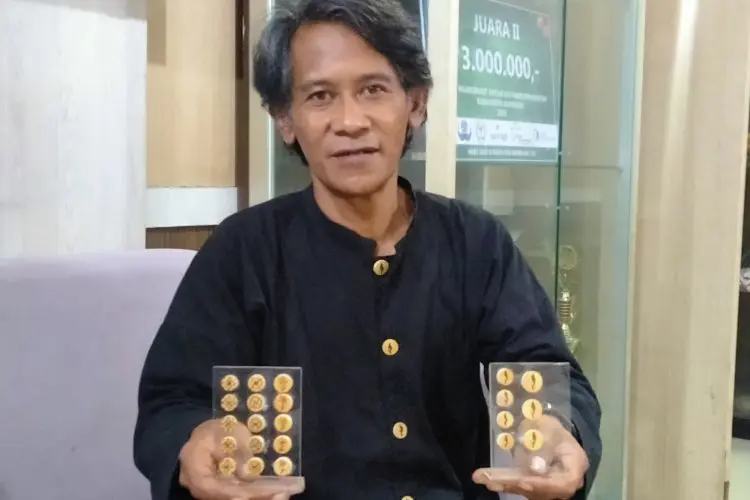 Uniknya Kancing baju dari Buah Labu Kukuk buatan Yopi Warga Kecamatan Cileunyi