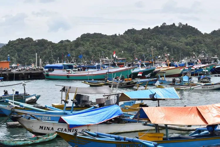 Wajah Indonesia dengan Akulturasi Budaya Nelayan di Pelabuhan Sendang Baru Malang
