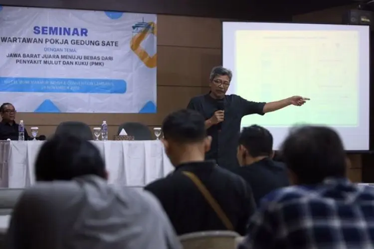 Sanitasi dan Disinfektan Kunci Penanganan PMK di Jawa Barat