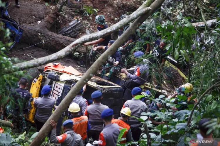 Polri Terus Pasok Bantuan Korban Gempa Cianjur