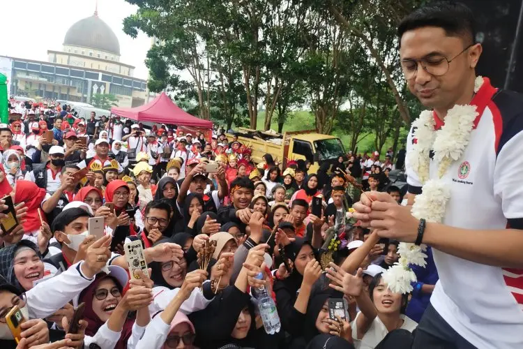 Jadi Tuan Rumah HUT PGRI ke-77, Plaza Mekarsari KBB Dipenuhi Ribuan Guru dari Berbagai Wilayah di Jabar