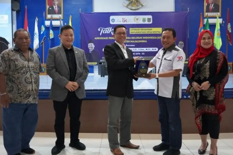 200 Kepala Desa di Majalengka Dapat Pencerahan Terkait Literasi Keuangan dari OJK KR 2 Jabar
