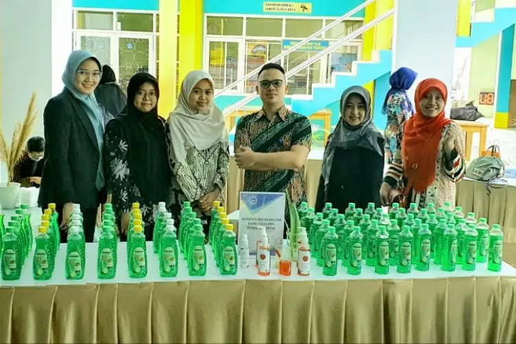 Inovasi Sabun Cuci Tangan Buatan Siswa SMKN 1 Garut Dorong Kemandirian Desa