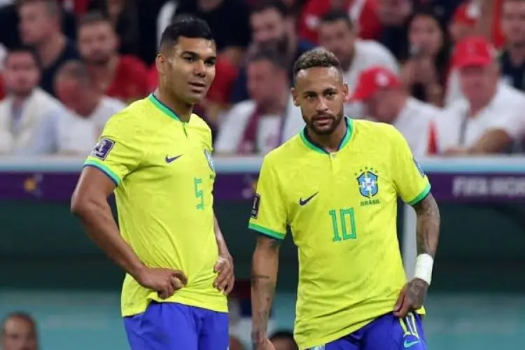 Pujian Neymar Buat Casemiro: Dia Gelandang Terbaik di Dunia