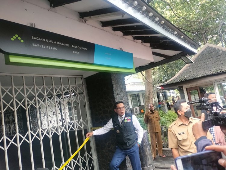 Tinjau Kebakaran di Balai Kota Bandung, Ridwan Kamil : Pelayanan Publik Jangan Sampai Terhenti