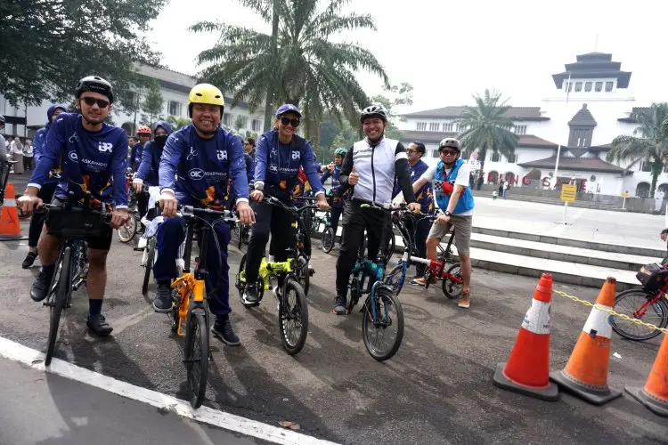 Foto: Gelar Gowes Di Hari Pahlawan, Askrindo Beri Bantuan UMKM Bandung