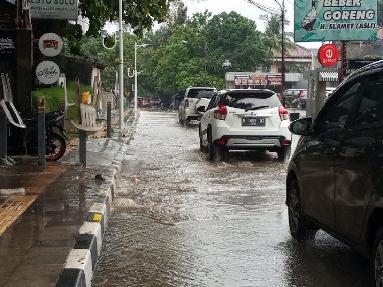 Drainase Mampet, Dinas PUPR Tegur Kontraktor Pedestrian BMC Kota Bogor