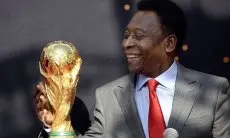 Pele akan Habiskan Waktu Natal di Rumah Sakit Setelah Kanker Usus Besarnya Memburuk.