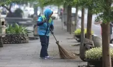 Pemprov Jabar Terjunkan 130 Penyapu Jalan Baru, Bantu Bersihkan Kota Bandung
